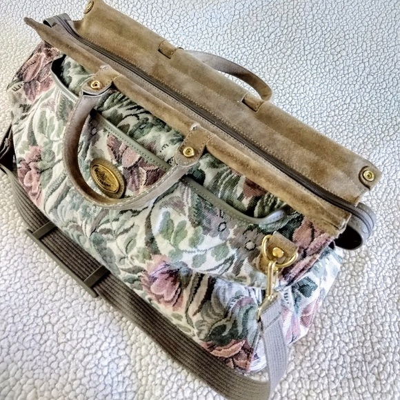 Vintage “Destinations” floral luggage bag! Excellent condition! - Picture 2 of 7